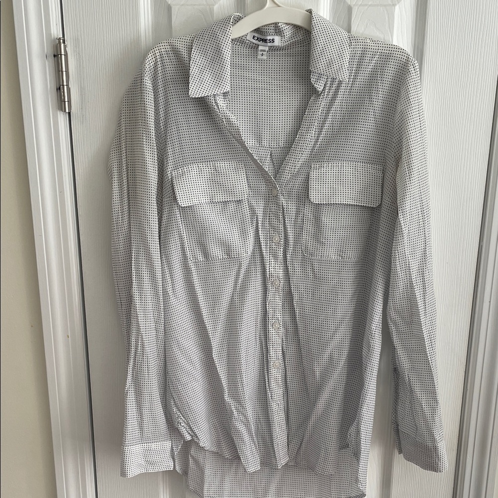 Express Women’s Gray Patterned Button-Down Shirt